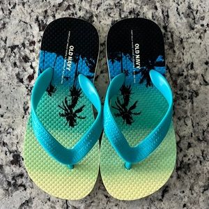 Gently worn- boys size 12-13 old navy flip flops!